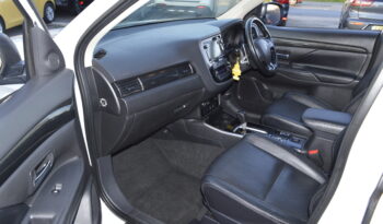 MITSUBISHI OUTLANDER 2.2 DI-D GX4 5dr 2017 AUTOMATIC 2 OWNER EURO 6 ULEZ SAT NAV 7 SEATS full